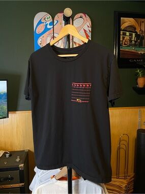 Men's in n out burger sz M Black Short-Sleeve Pocket Tee with Red Stripe Accent